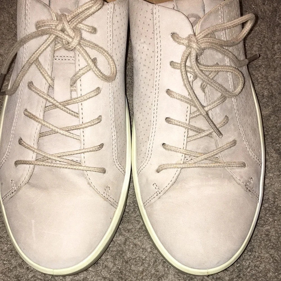 ECCO Men’s Soft 8 Moonrock Perforated Leather Sneakers - Picture 4 of 8